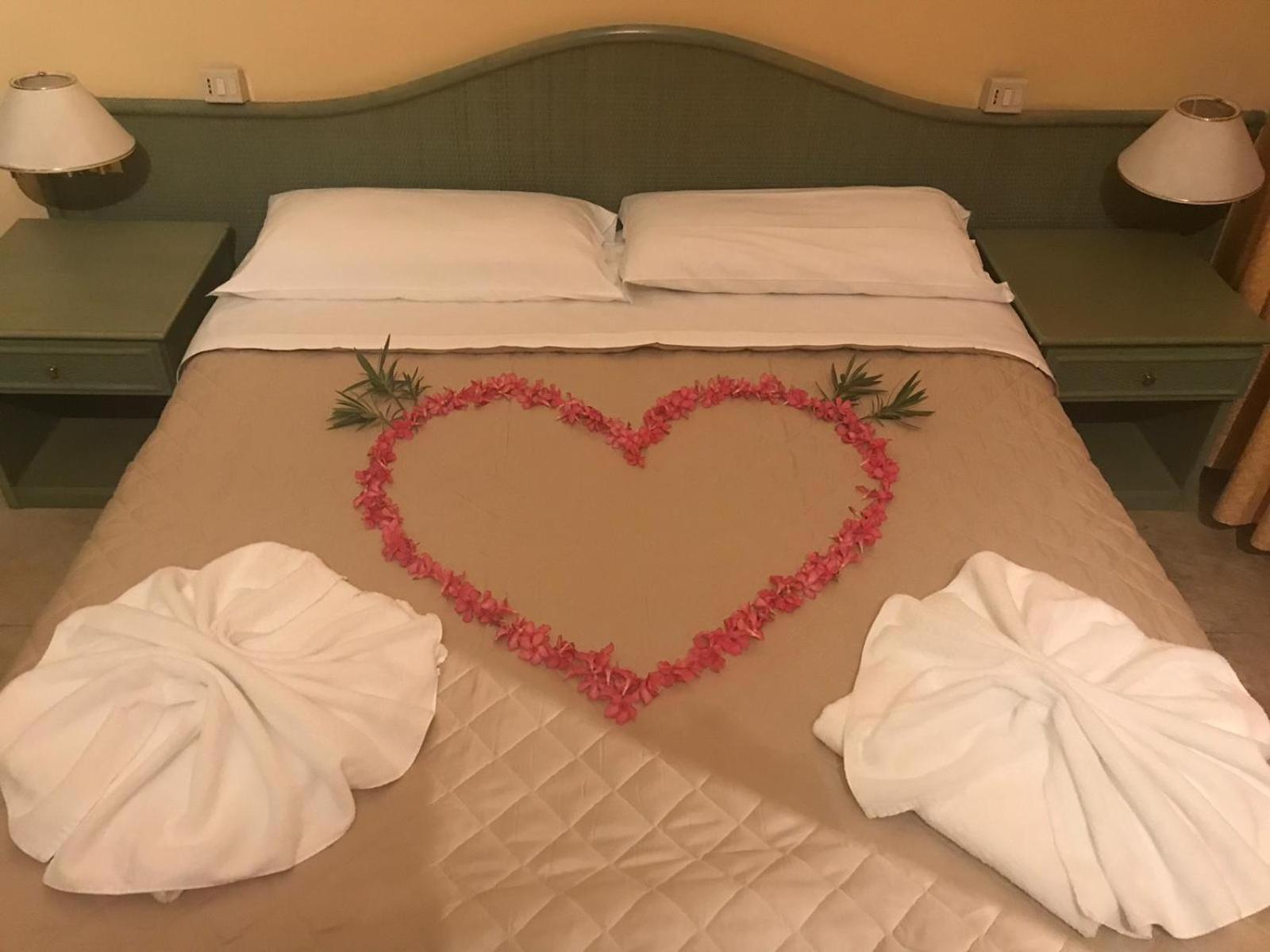 Doppel- oder Zweibettzimmer