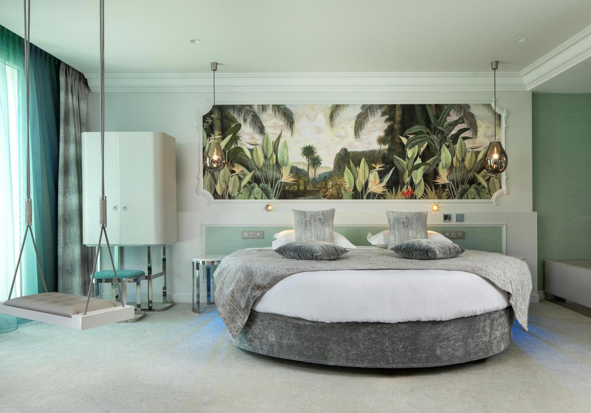 Luxuszimmer Extravagant mit Whirlpool und Balkon