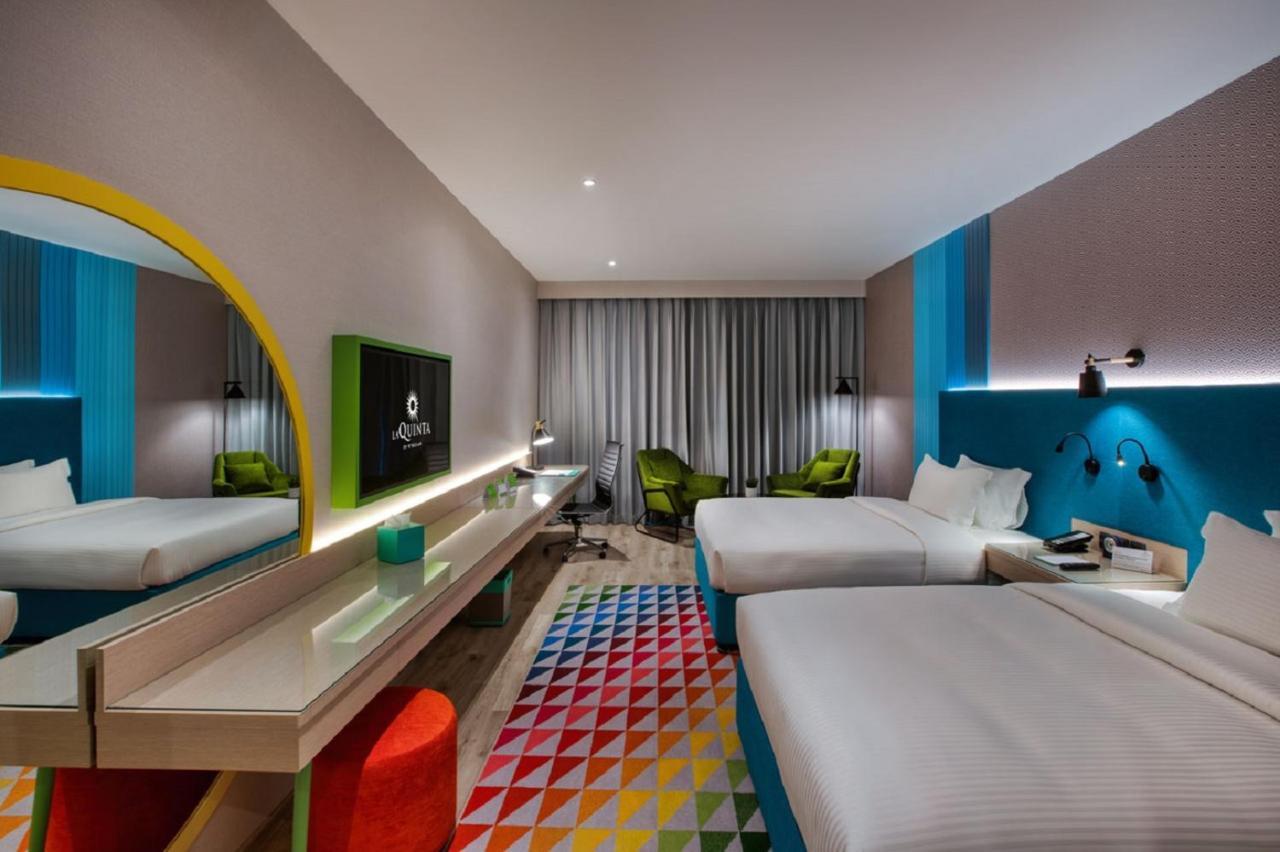 Deluxe Zimmer mit 2 Einzelbetten – kostenloser Transfer zum Strand La Mer, der Dubai Mall und dem U-Bahnhof Burj Khalifa