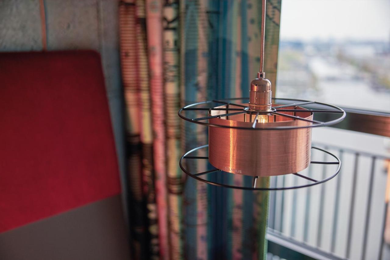Wellness-Zimmer mit Panoramablick und Sauna