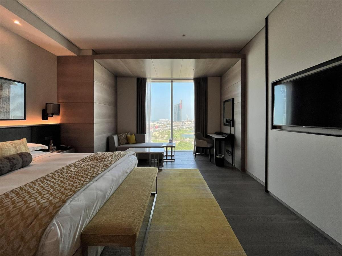 Superior Zimmer mit Kingsize-Bett und Golfblick