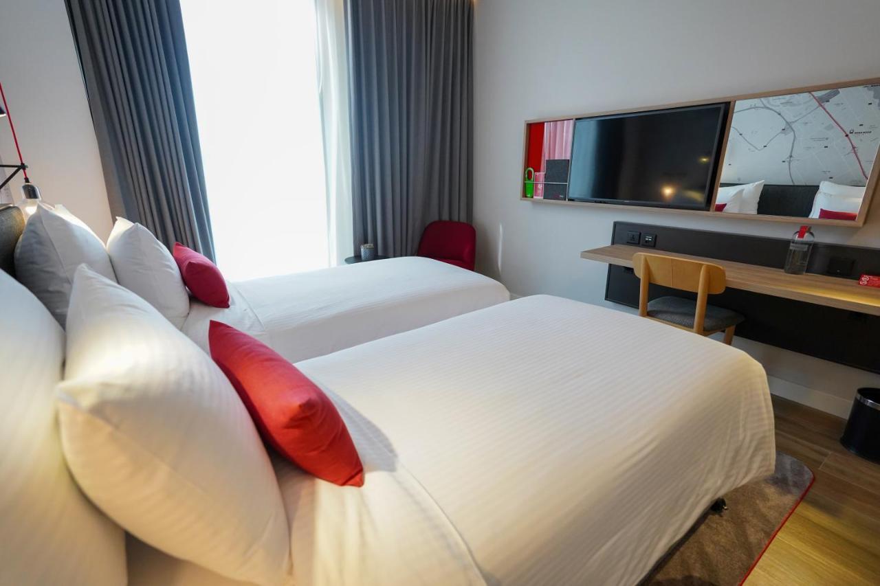 Superior Room Canal View Twin (Includes 15% Off F&B)