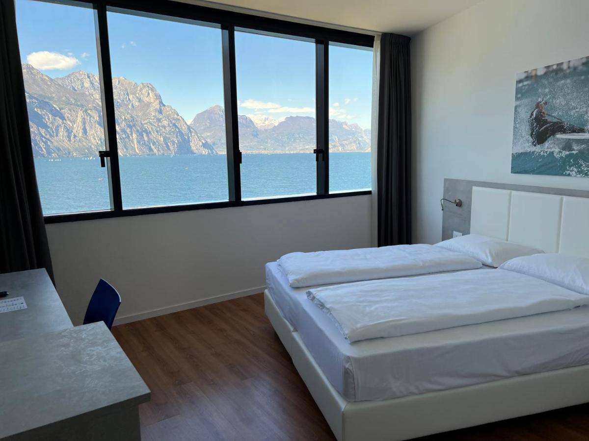 Doppel-/Zweibettzimmer mit Seeblick