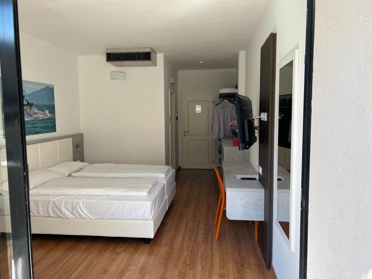 Zweibettzimmer mit Bergblick