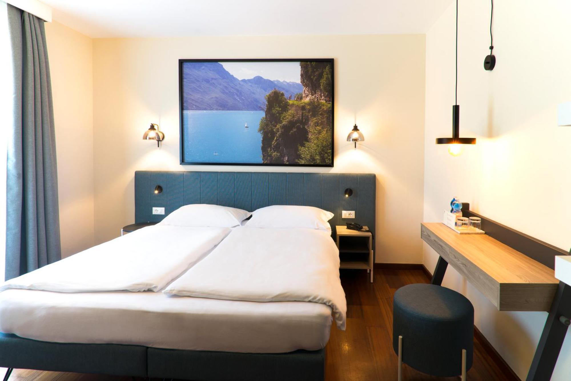 Doppel- oder Zweibettzimmer