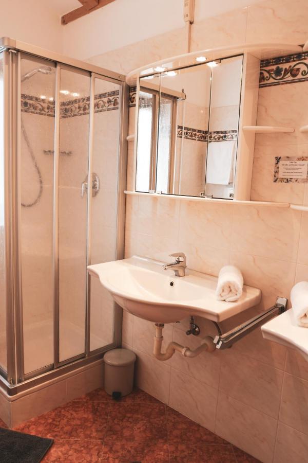 Doppelzimmer mit Balkon