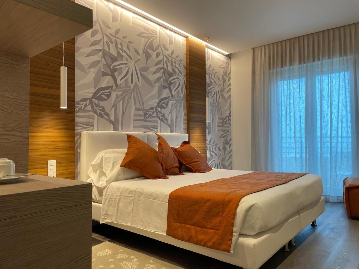Double or Twin Room Sea View