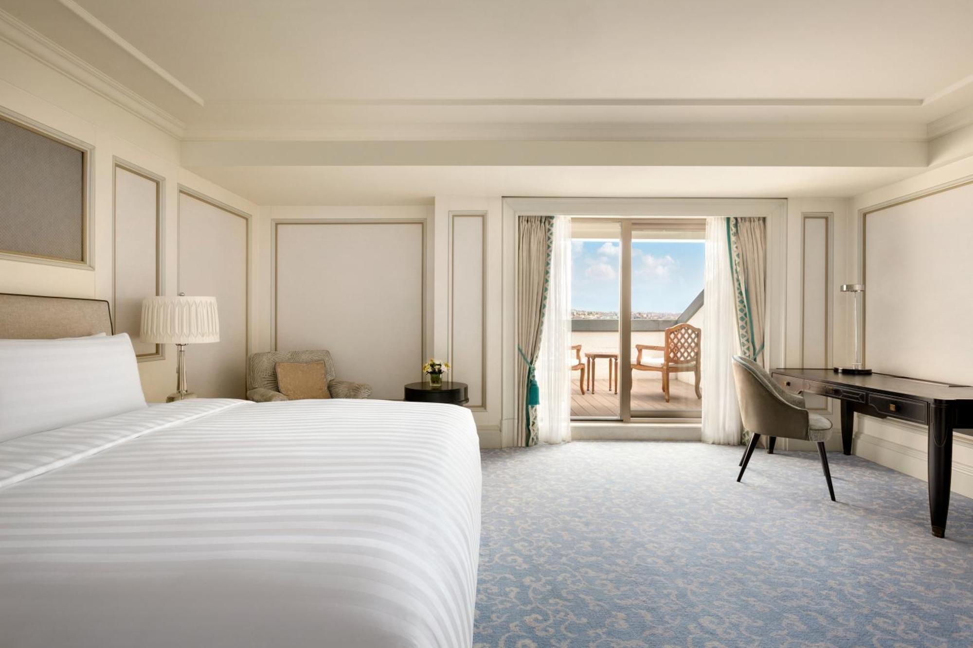 Horizon Terrace Jr. Suite mit Bosporus-Zimmer mit exklusiven Horizon-Privilegien