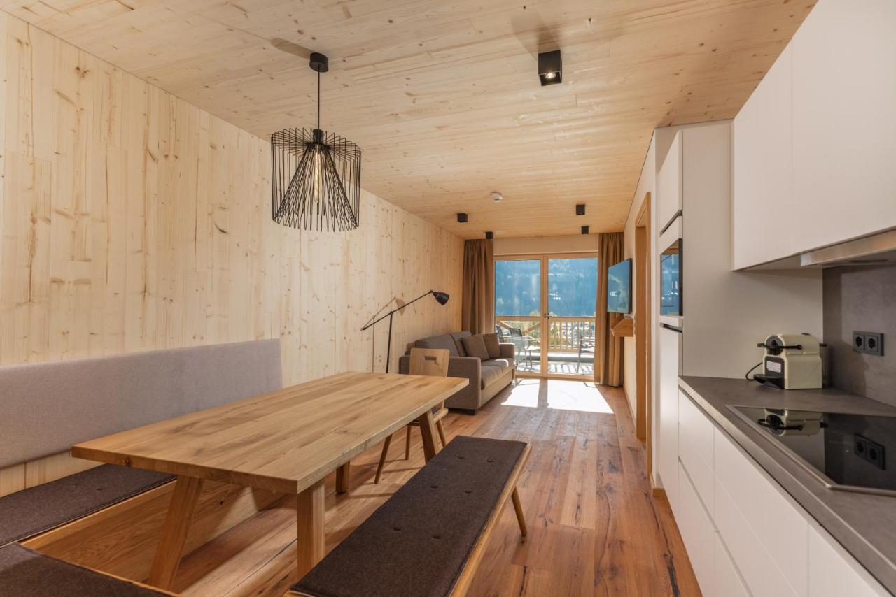 Apartment mit Balkon