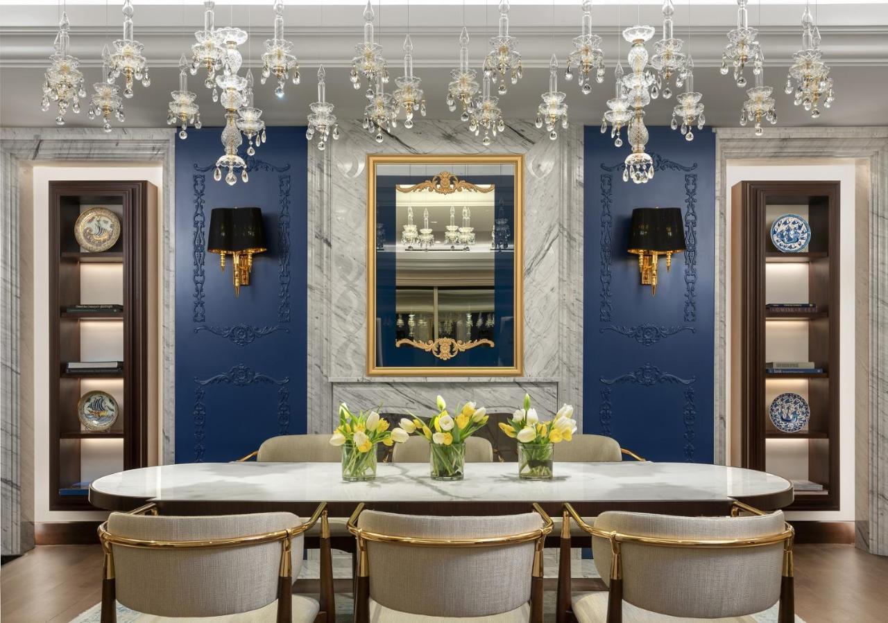 Suite Ritz Carlton mit Whirlpool-Badewanne, Blick auf den Bosporus und Zugang zur Club Lounge