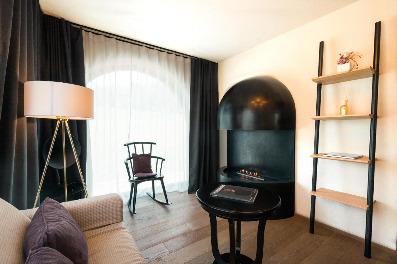 Deluxe Suite,669908295:JPEG