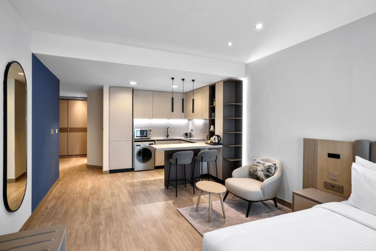 Deluxe Studio with 2 Twin / Single Beds - City View - Includes 20% Off Food & Beverage