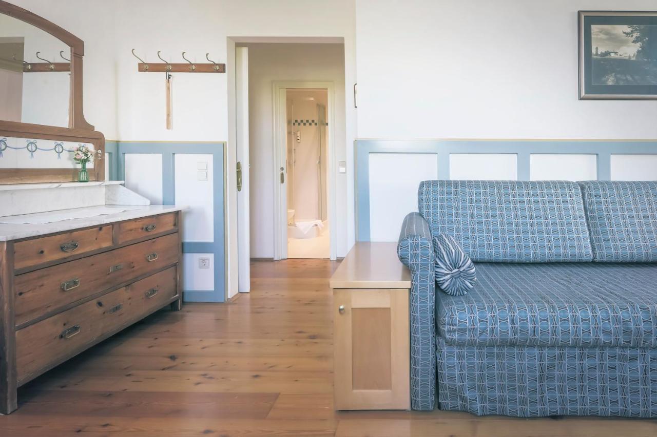 Standard Suite,1414560233:JPEG