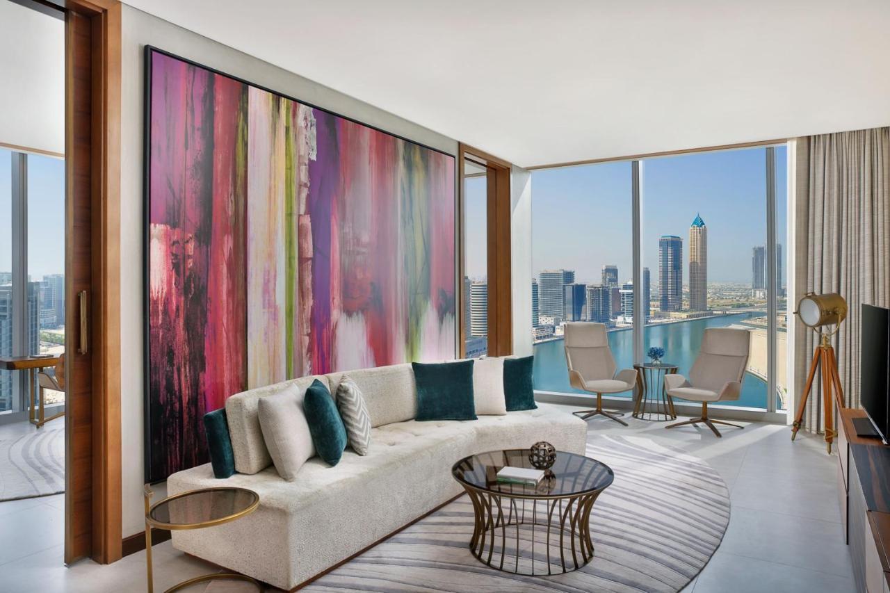 Suite St. Regis mit Kingsize-Bett, Kanalblick und dem einzigartigen Butlerservice des St. Regis