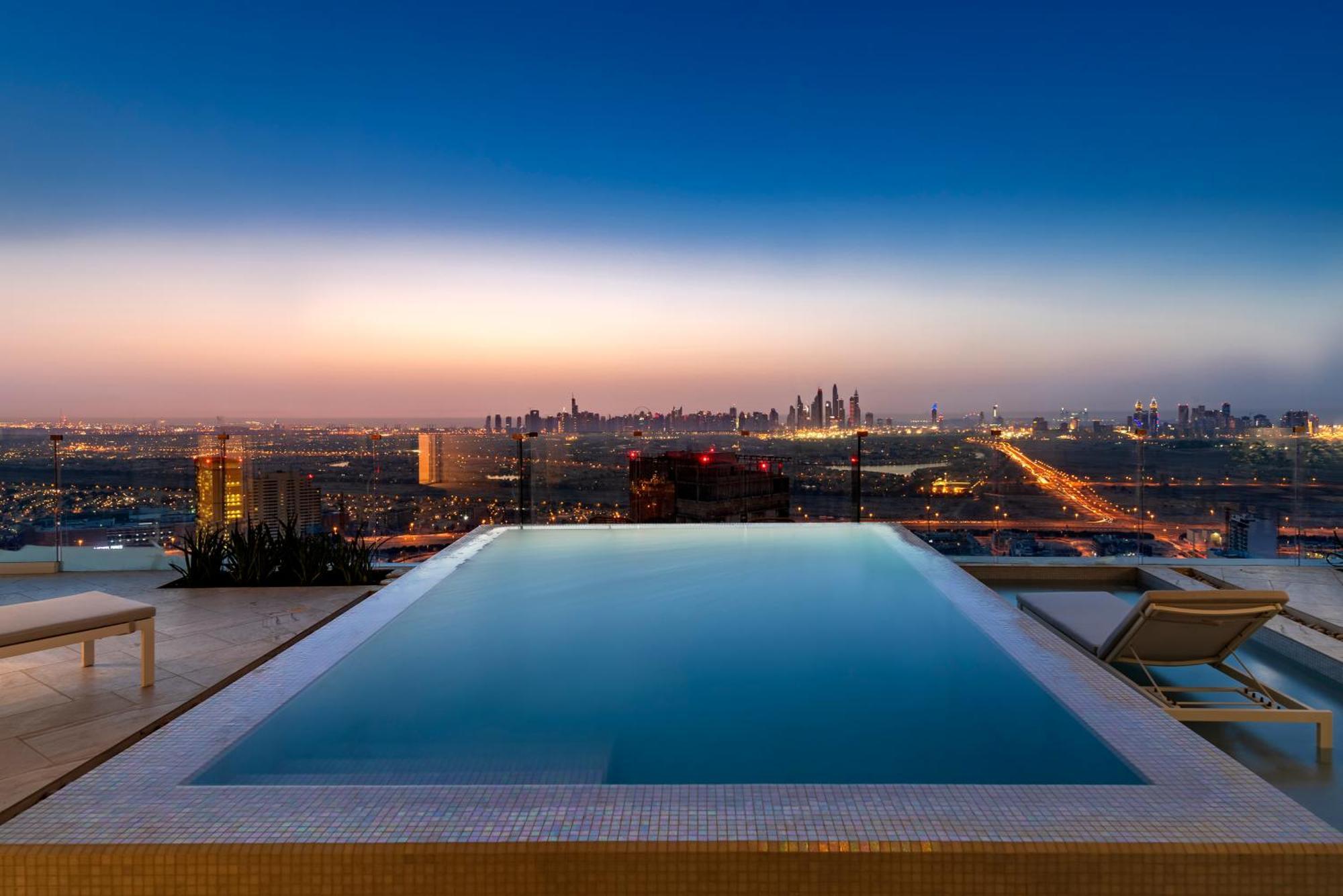 Sky Villa mit 4 Schlafzimmer und Pool, inklusive Silvesterdinner und Zutritt zur Party