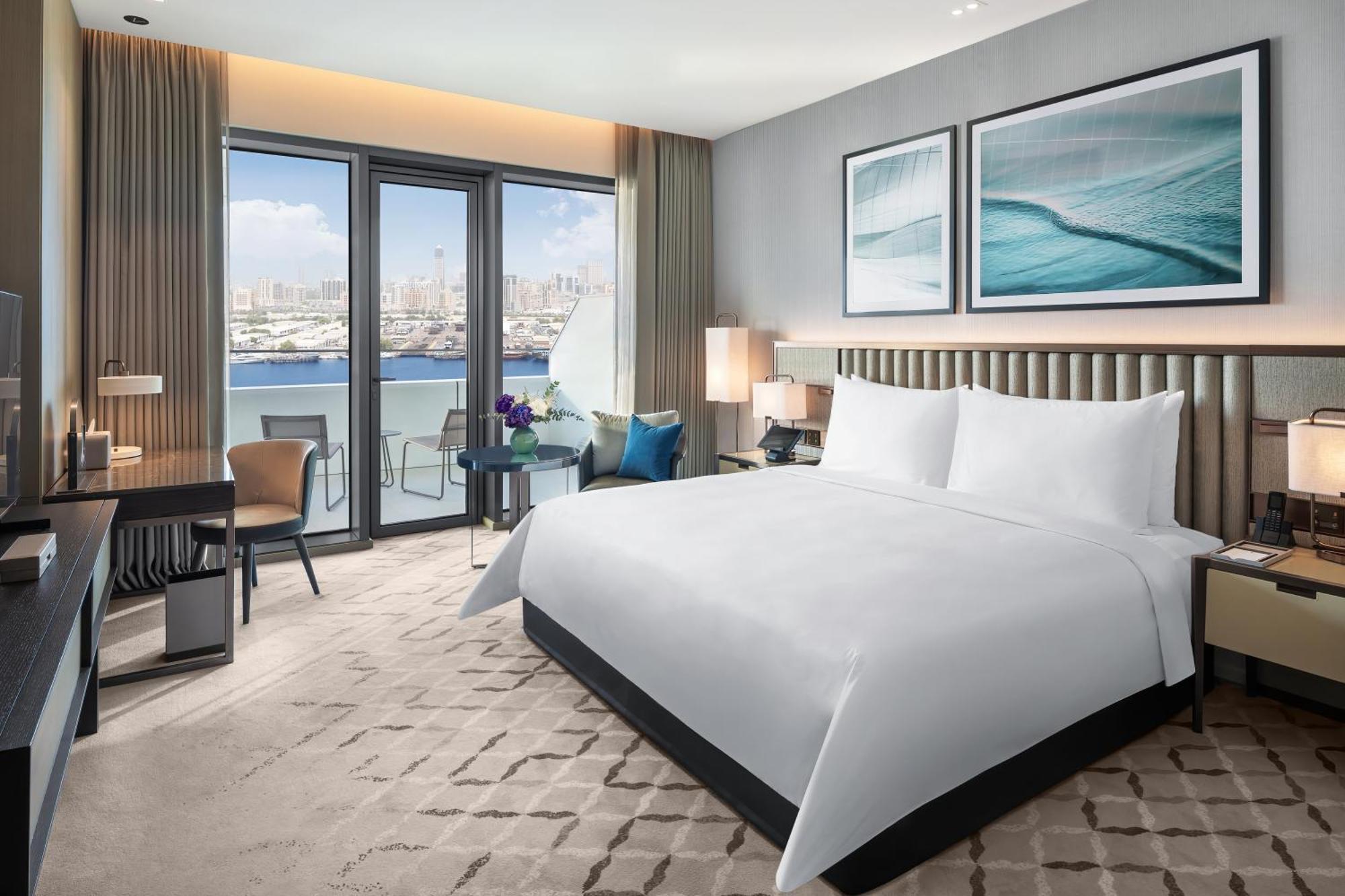 Premier Zimmer mit Blick auf die Bucht und eigenem Balkon