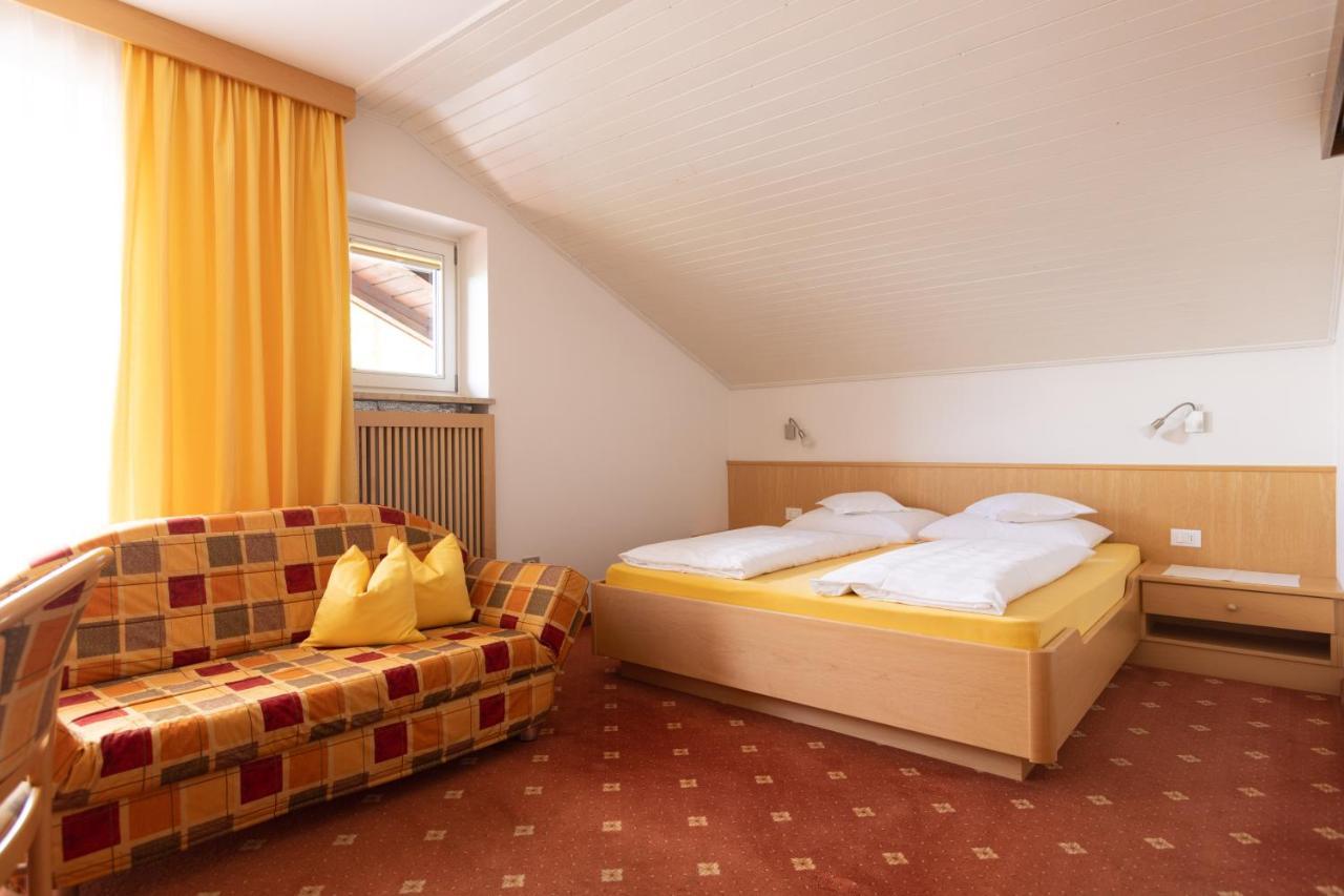 Doppelzimmer mit Poolblick