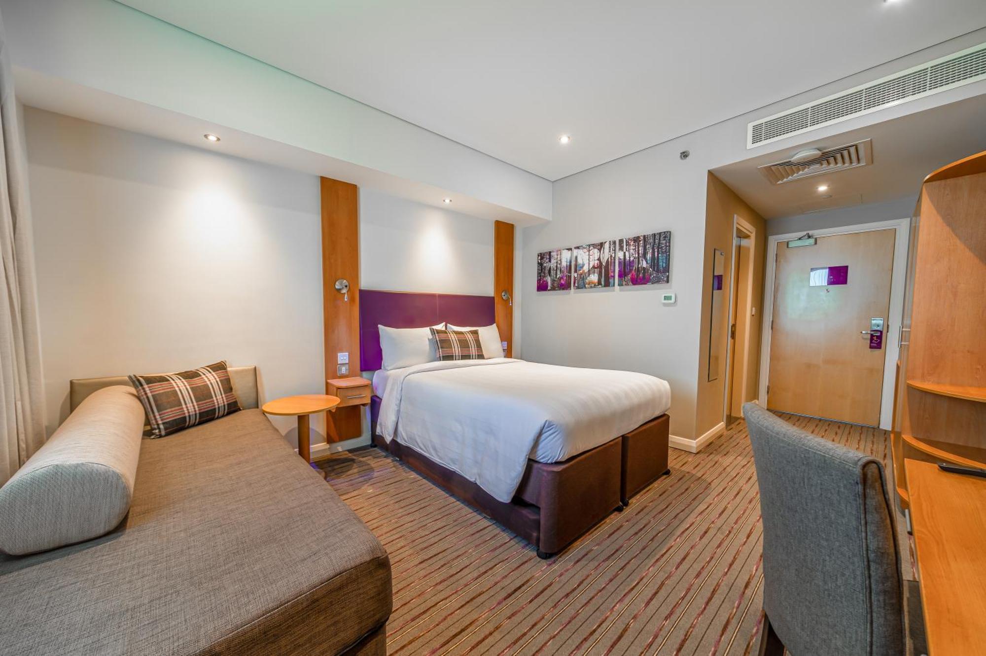 Non-Smoking Double Room,1531517980:JPEG