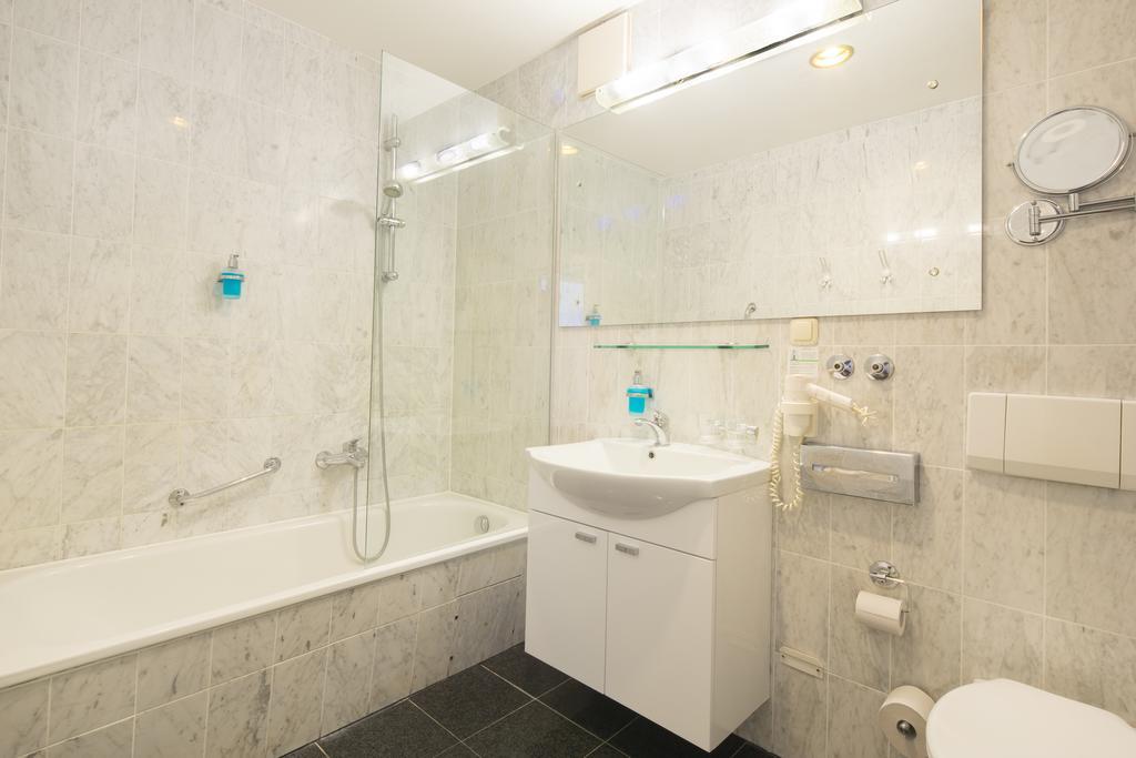 Deluxe Doppelzimmer mit eingeschränktem Meerblick – 1. Etage