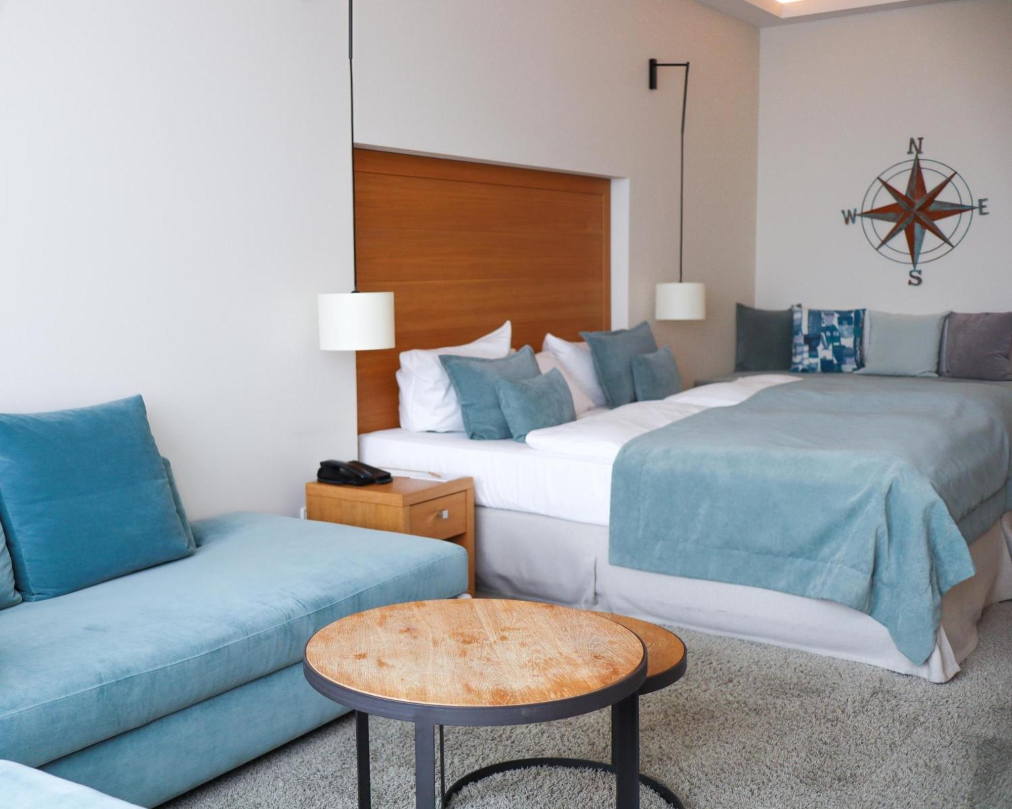 Panoramic Double Room Balcony Partial Sea View no pets,1537470901:JPEG