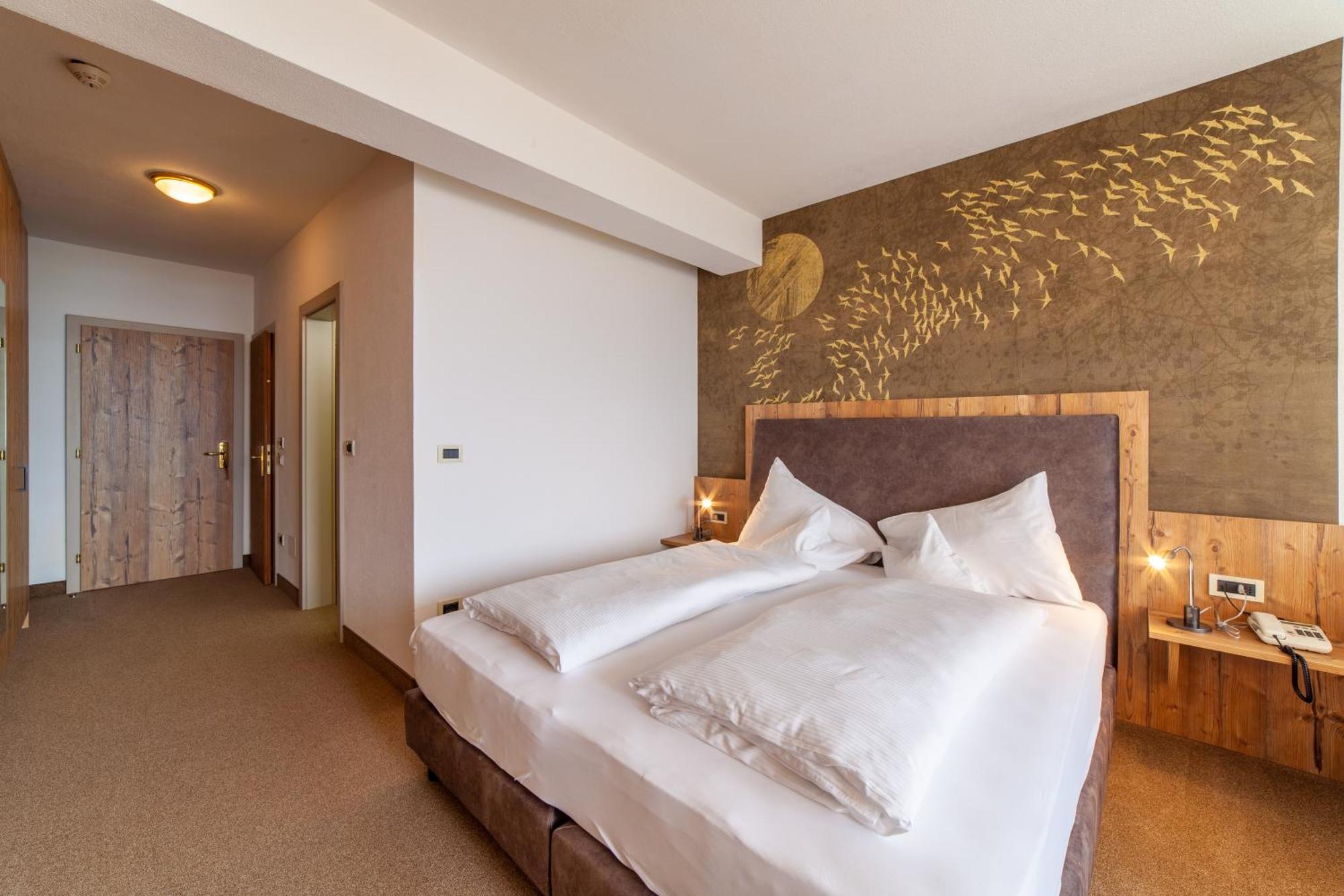 Double Room,1550839795:JPEG