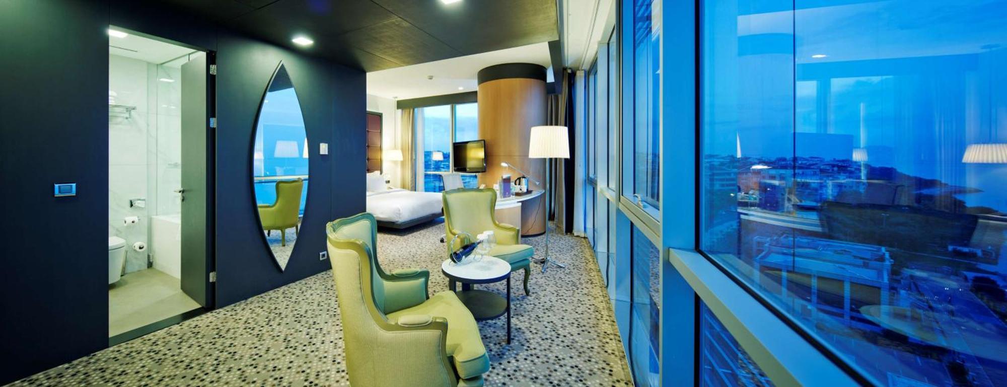 Familiensuite mit Wohnzimmer