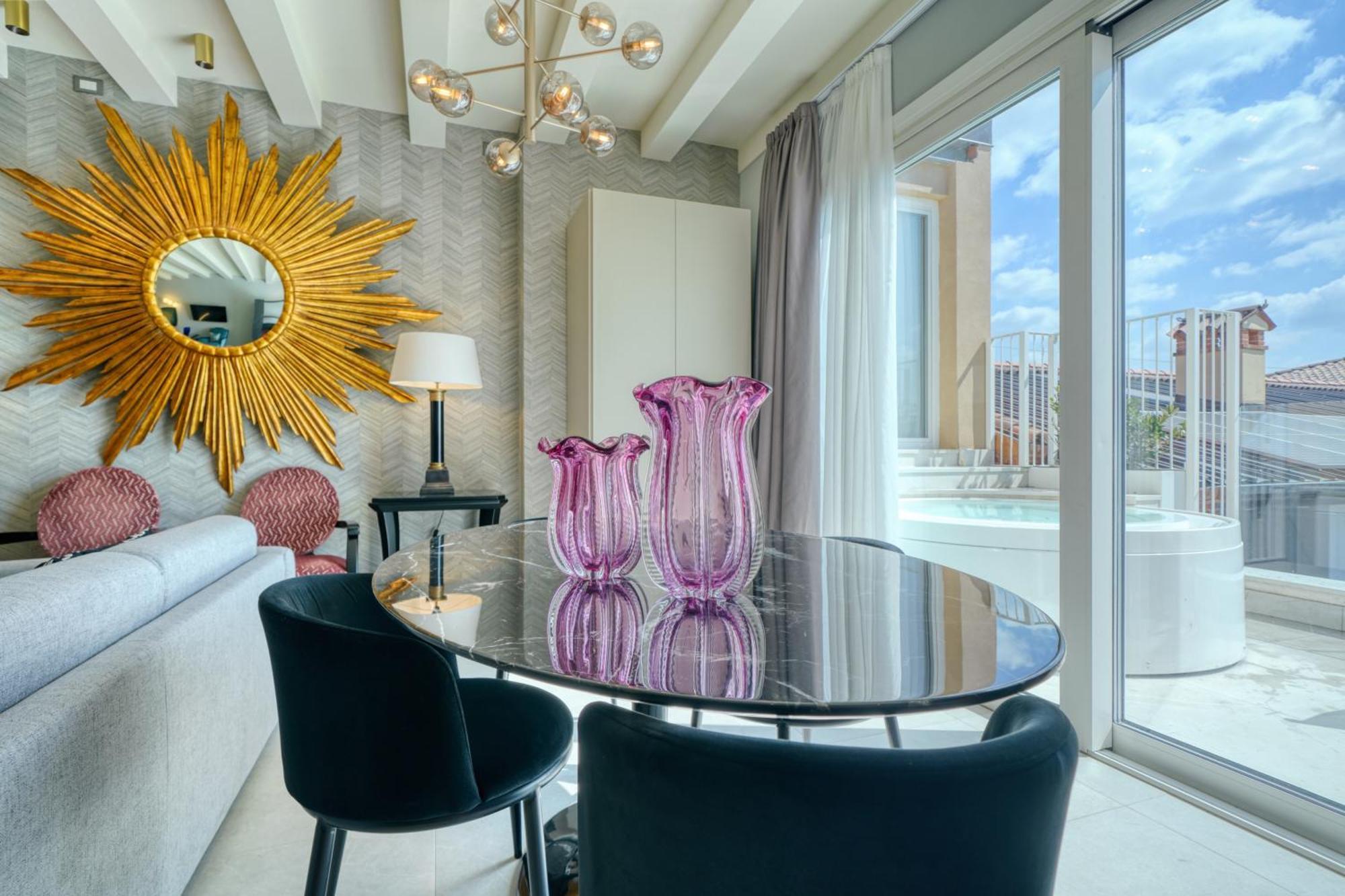 Two-Bedroom Suite Whirlpool Lake View
