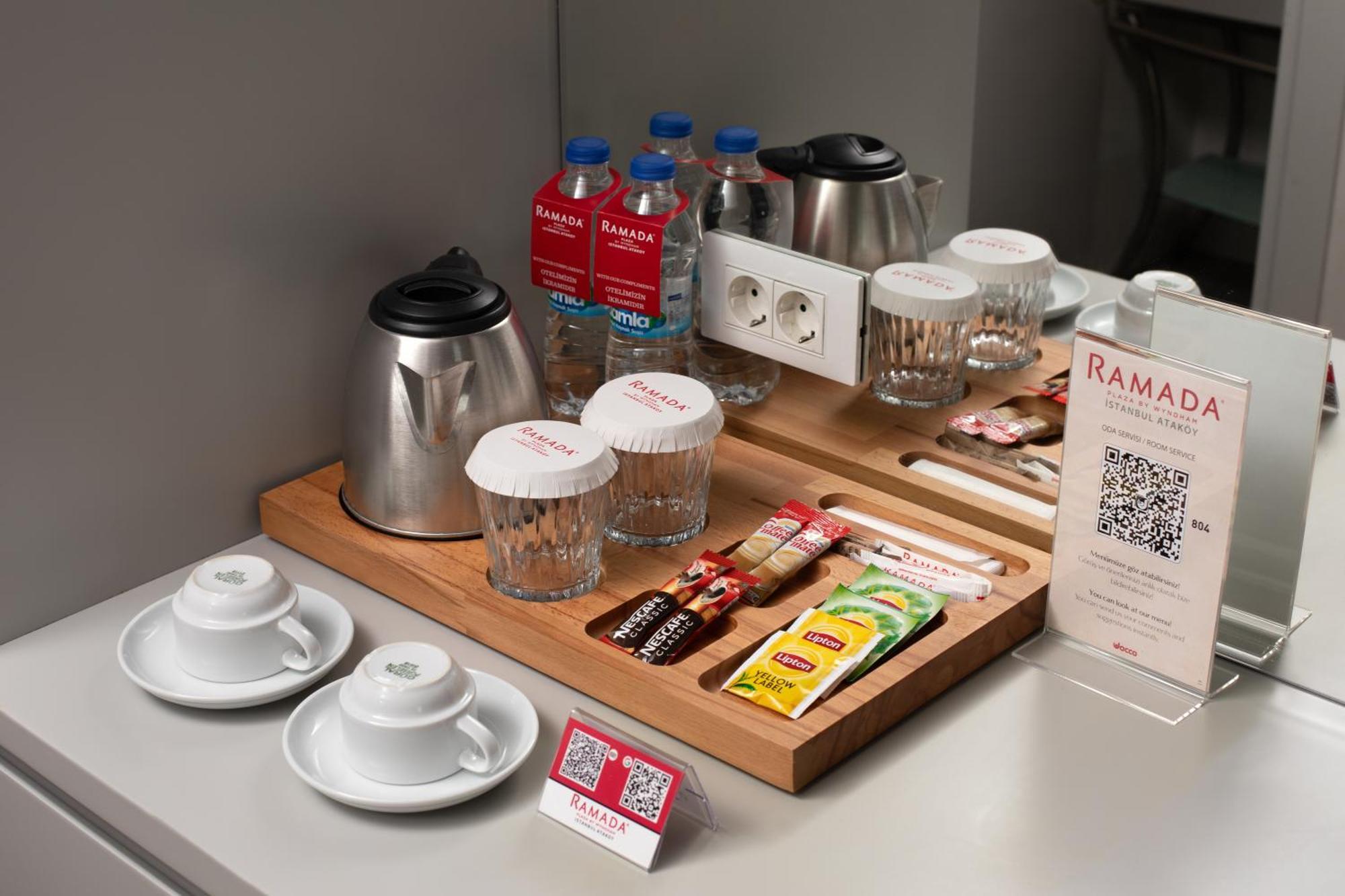 Standard Dreibettzimmer mit Stadtblick