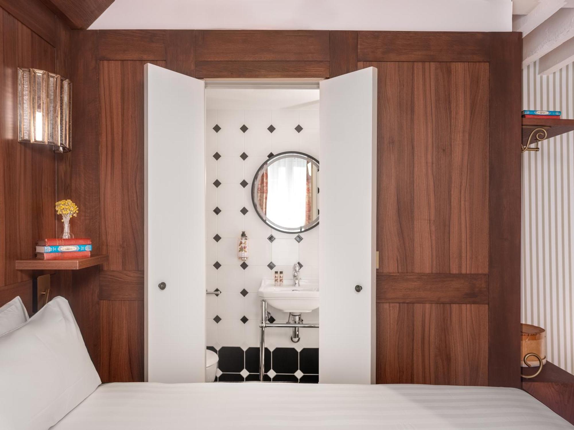 Superior Double Room,1610225026:JPEG