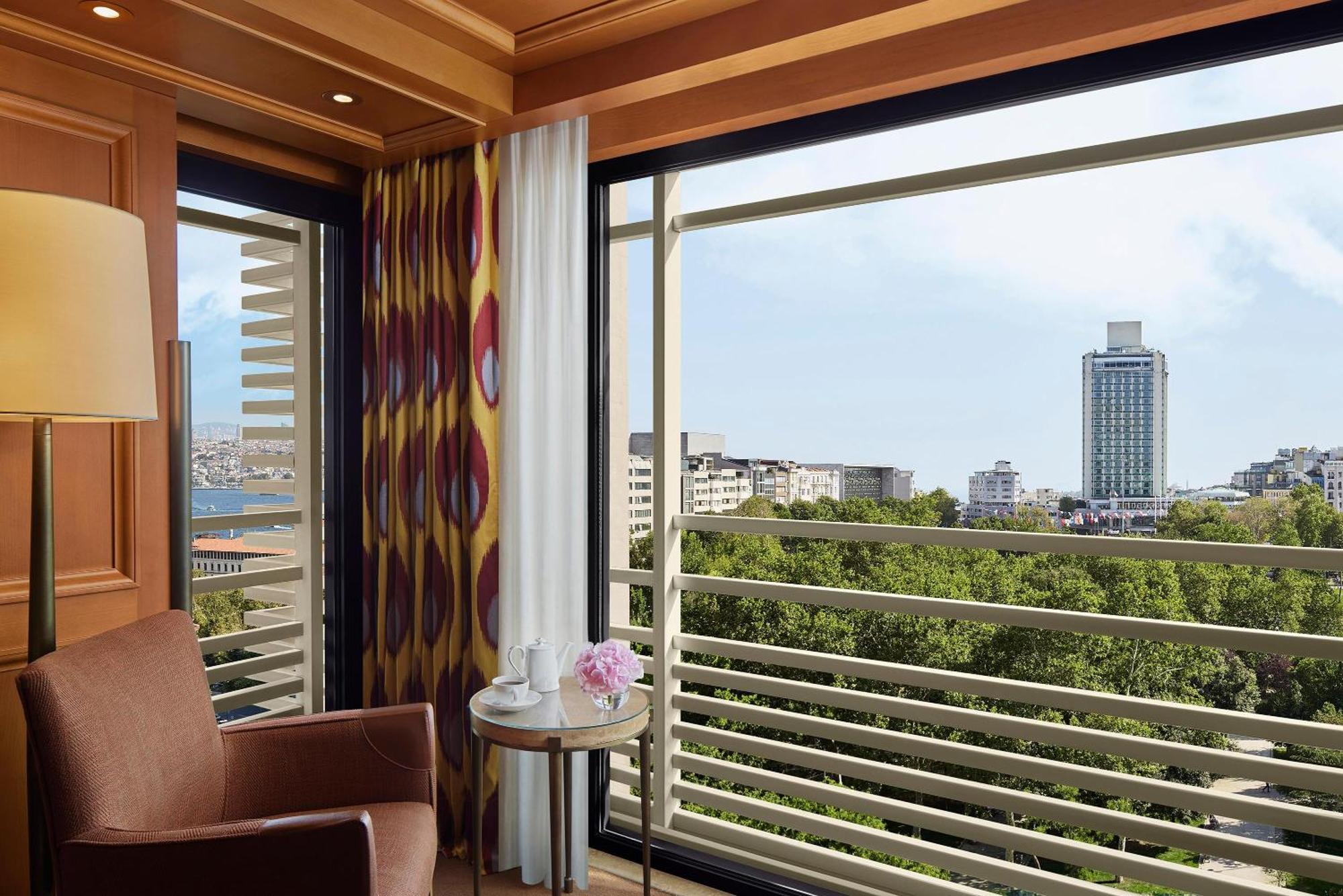 Deluxe Zweibettzimmer mit seitlichem Meerblick