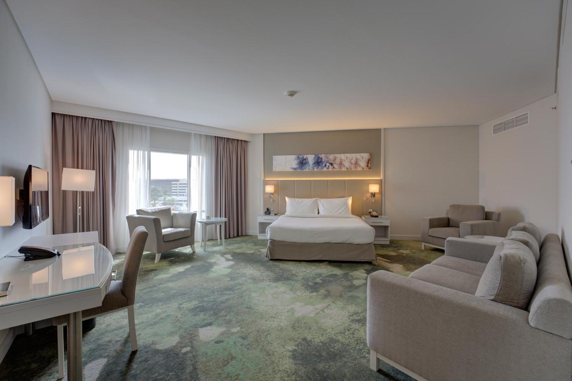 Junior Suite Shuttle Service to JBR Beach Access to The Market Mall,1641725706:JPEG