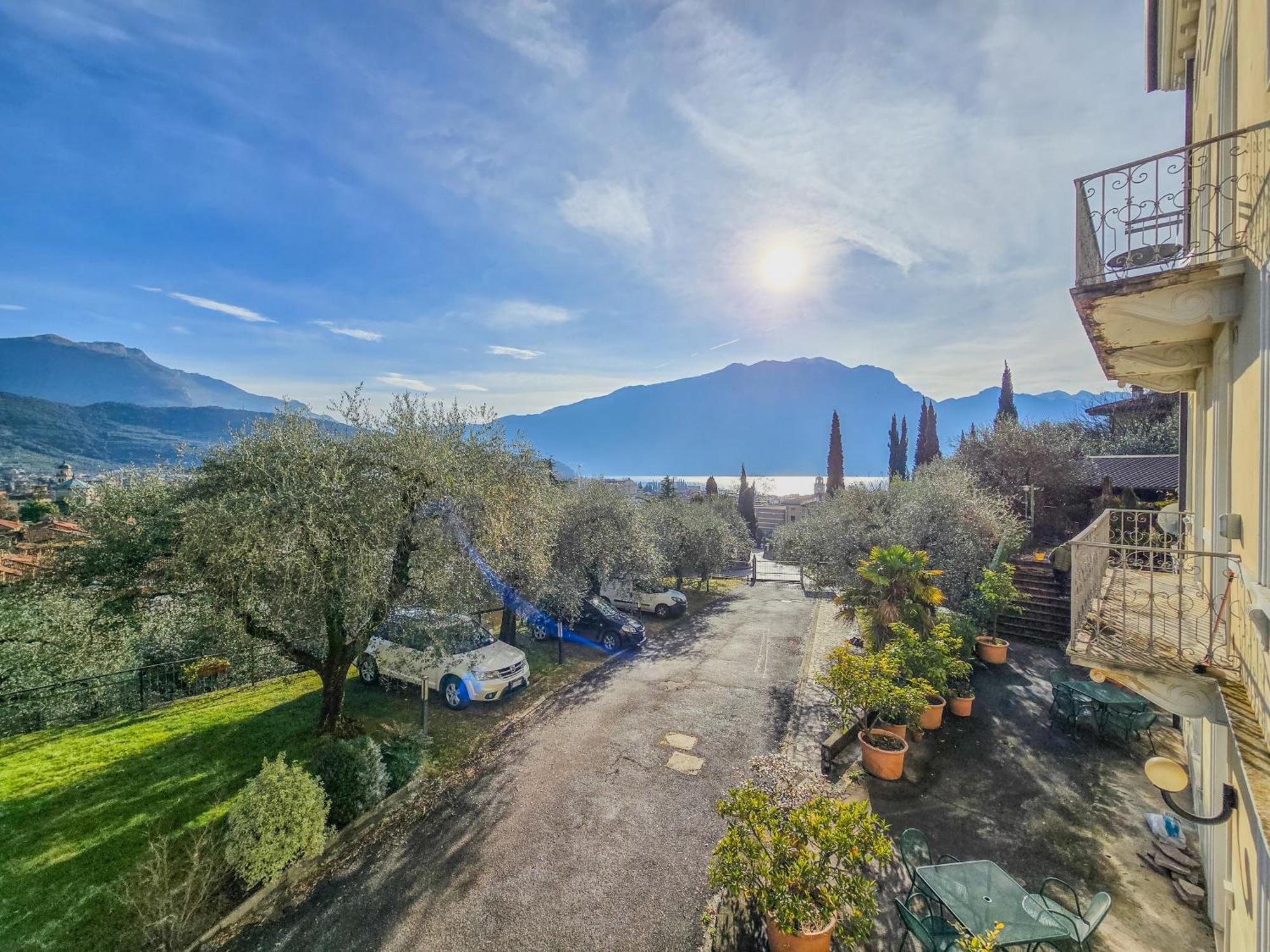 Apartment mit 4 Zimmern, Terrasse und Seeblick