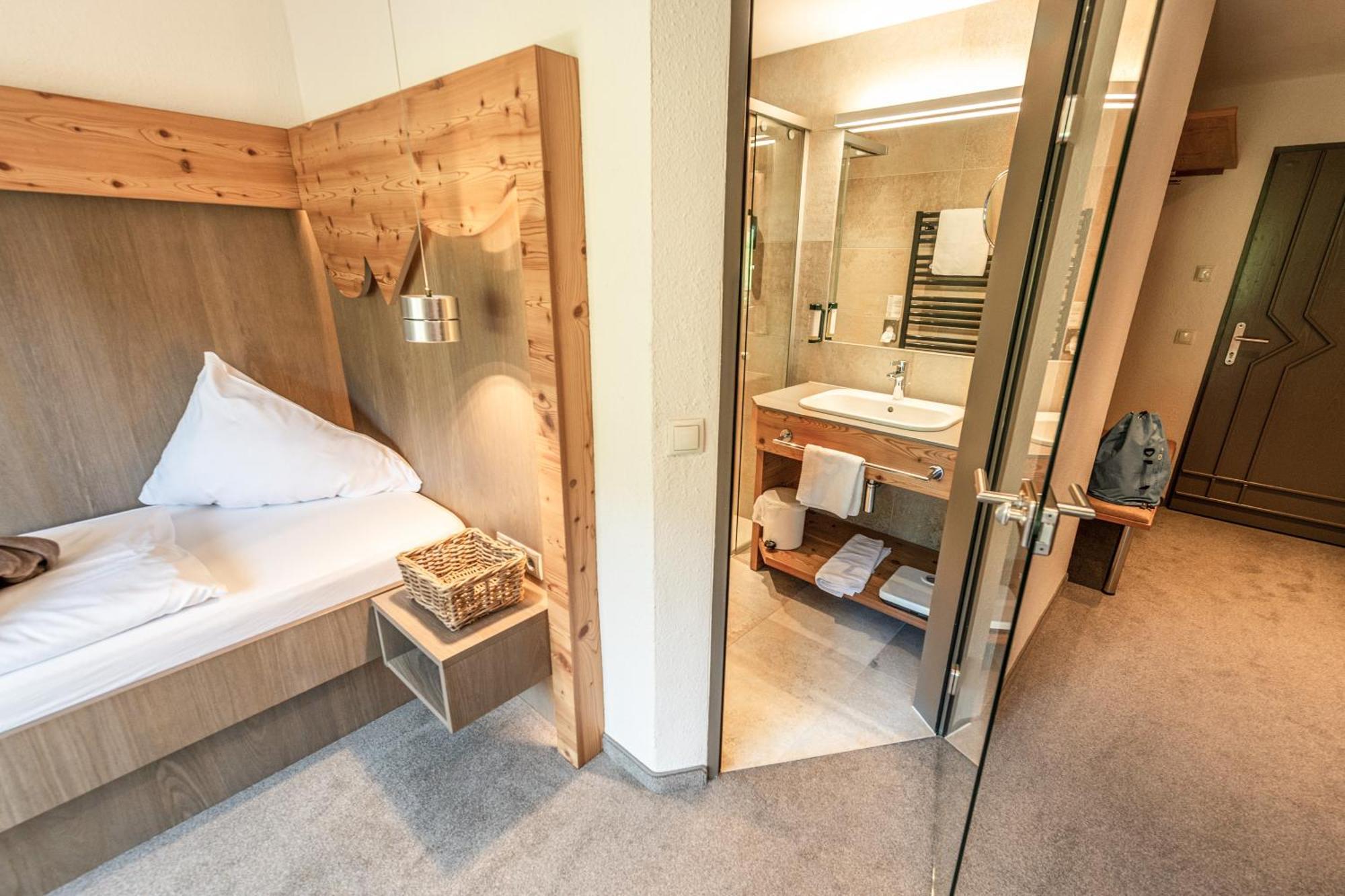 Single Room,1673928228:JPEG