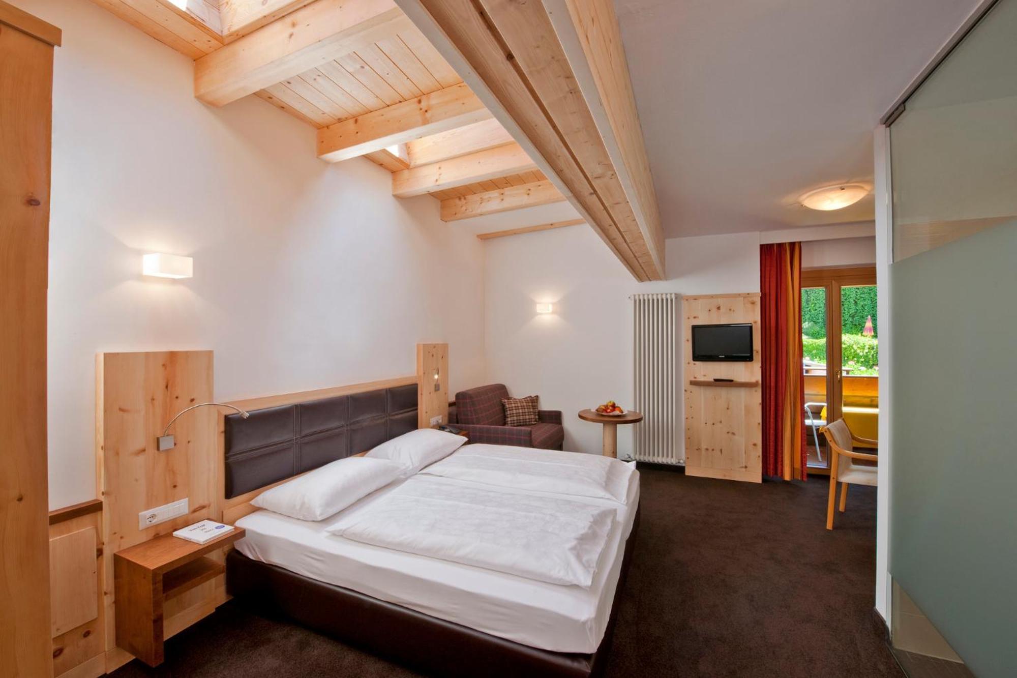 Doppelzimmer mit Poolblick