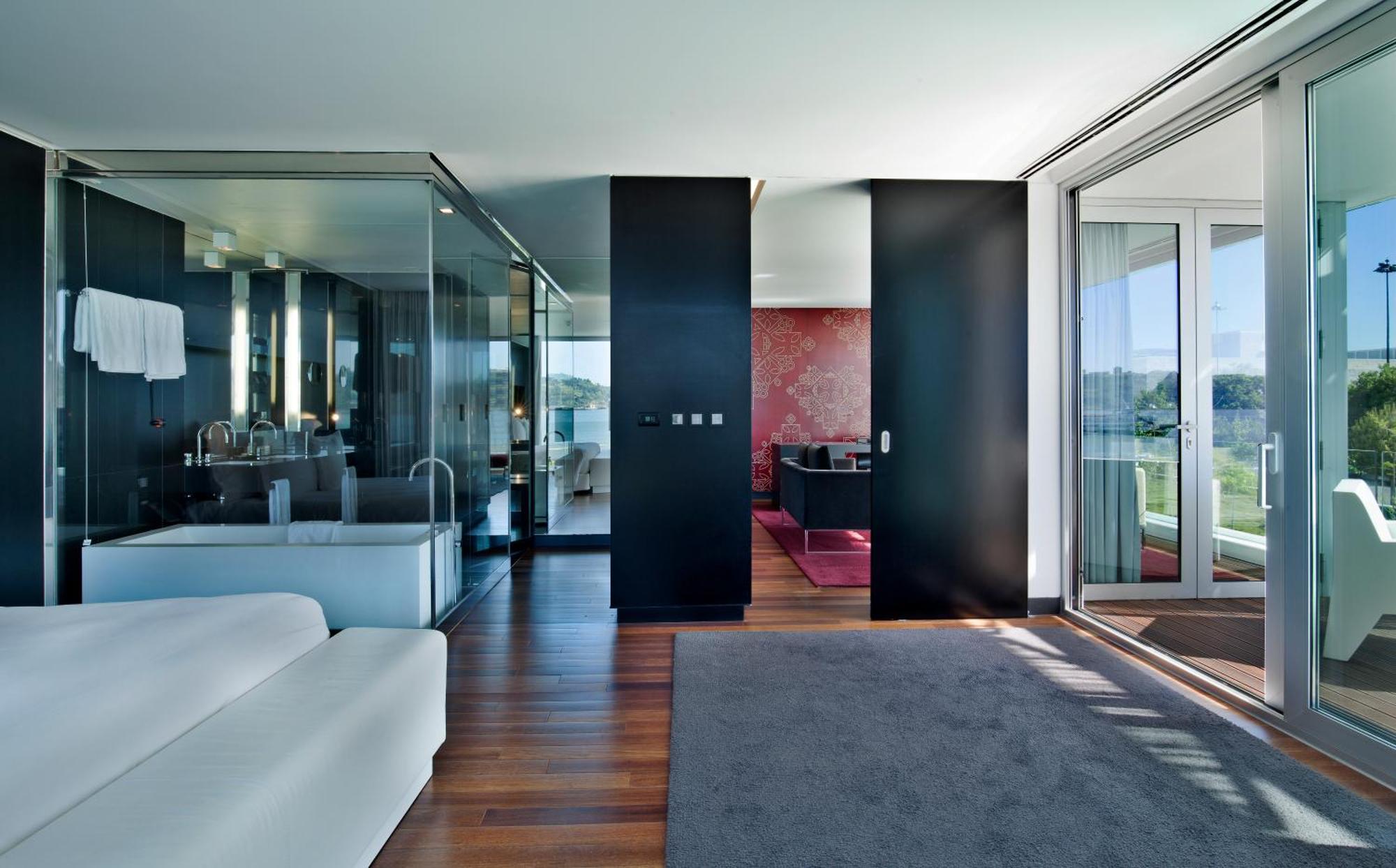 Suite mit Kingsize-Bett und Balkon
