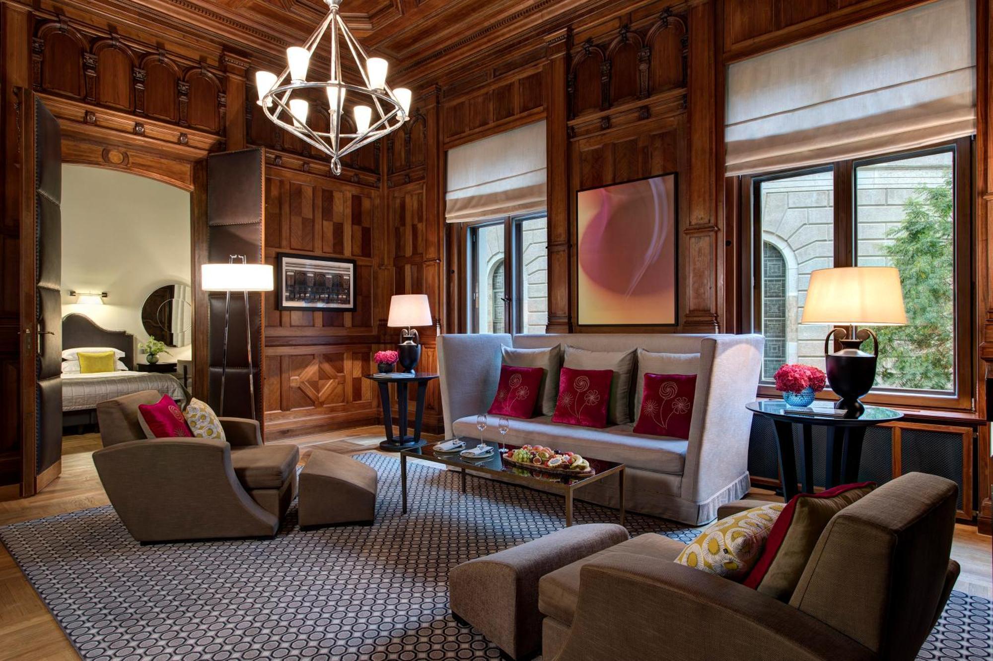 Luxury Suite,1742570480:JPEG