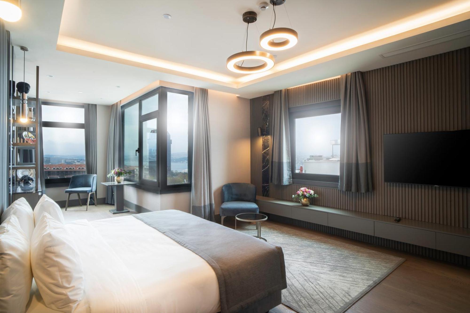 Suite mit Kingsize-Bett und Meerblick
