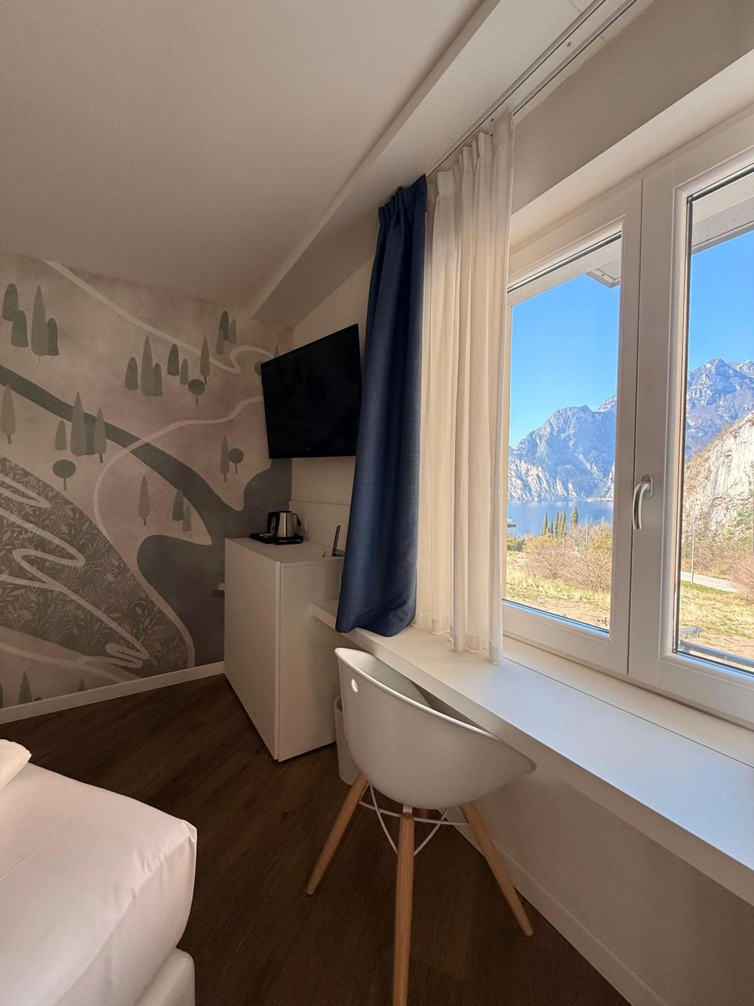Deluxe Doppelzimmer mit Terrasse und Seeblick
