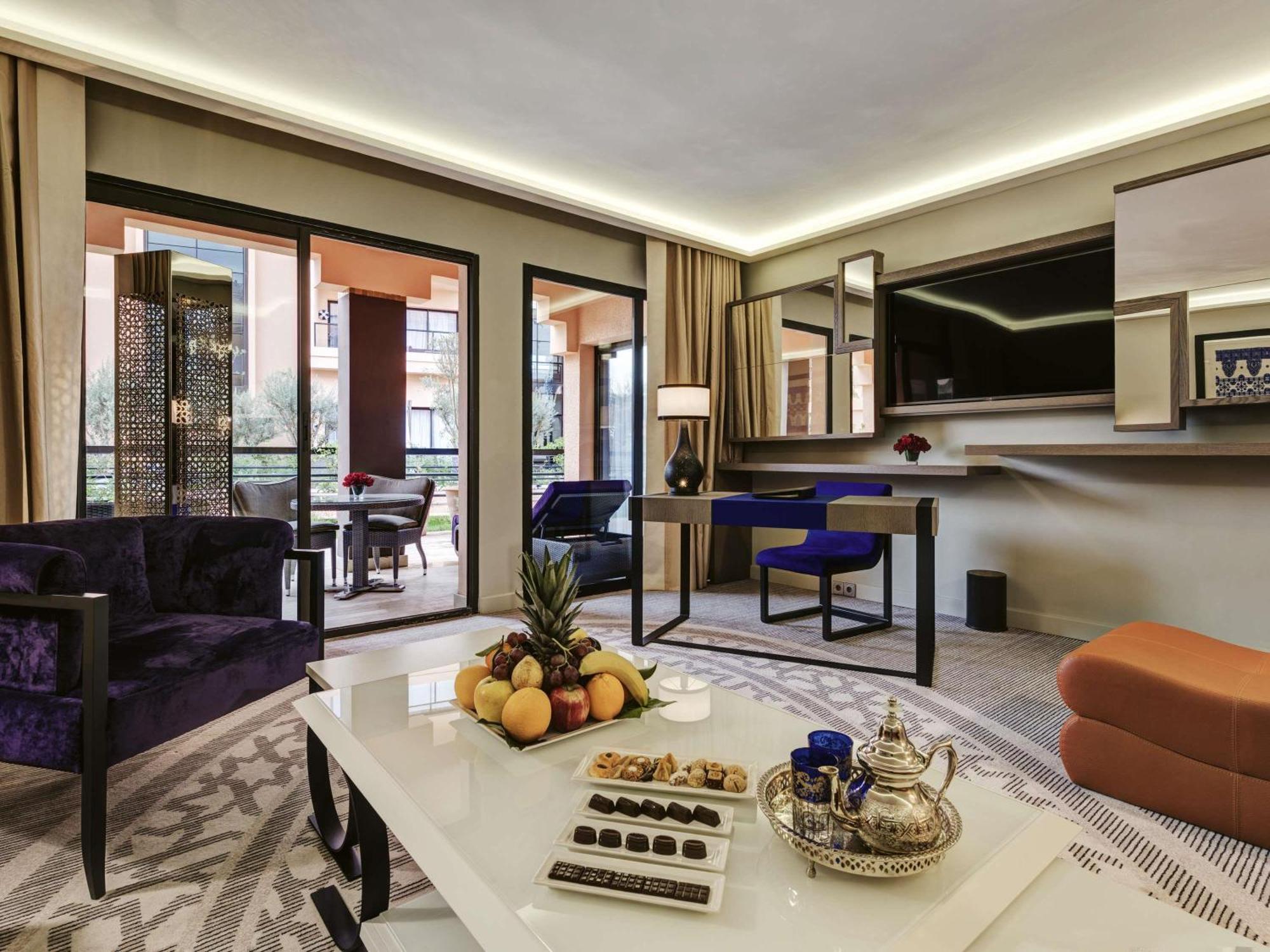Prestige Suite mit Kingsize-Bett, Wohnzimmer und Sofa