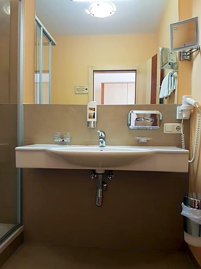 Doppelzimmer mit Balkon