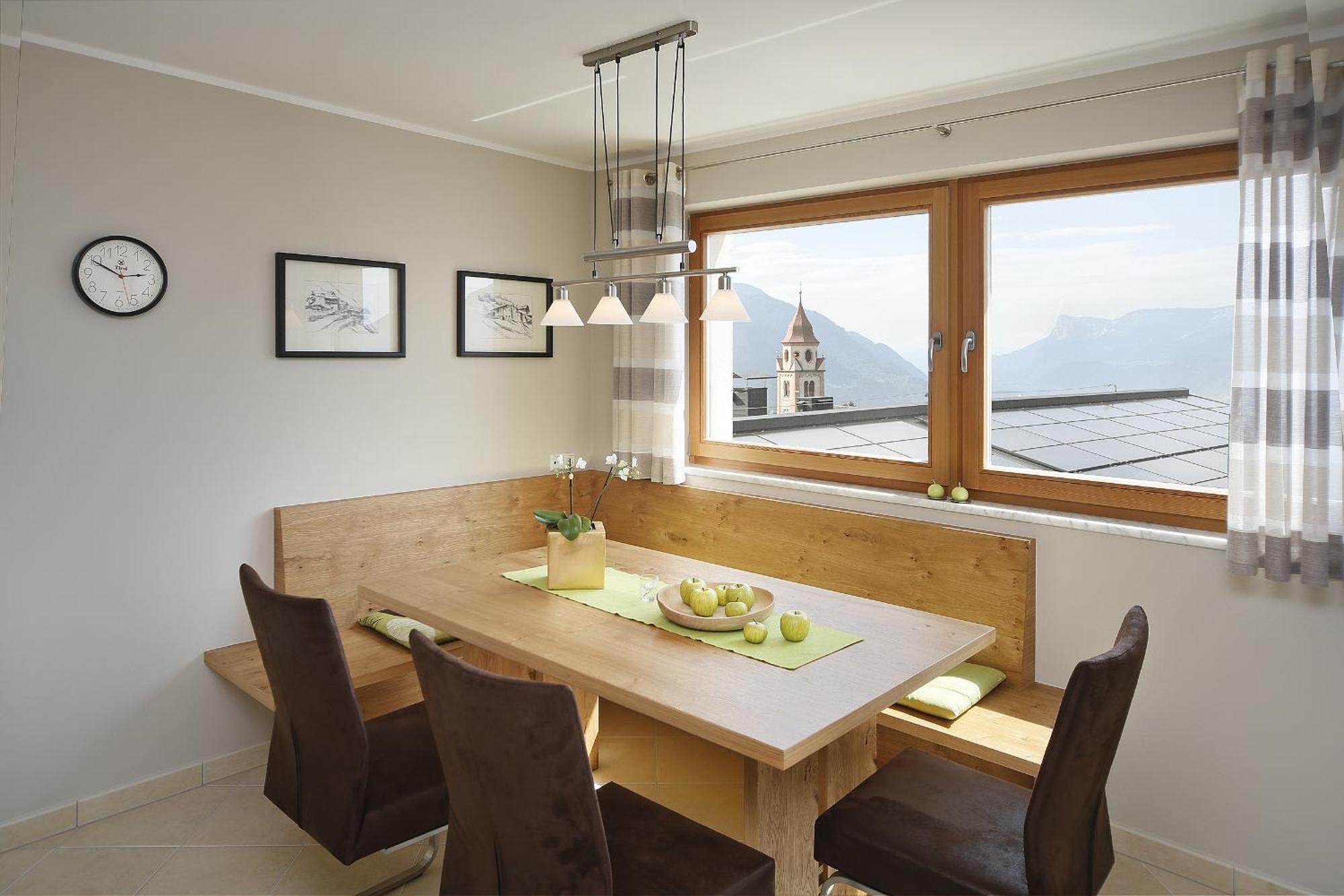 Apartment mit 2 Schlafzimmern und Balkon