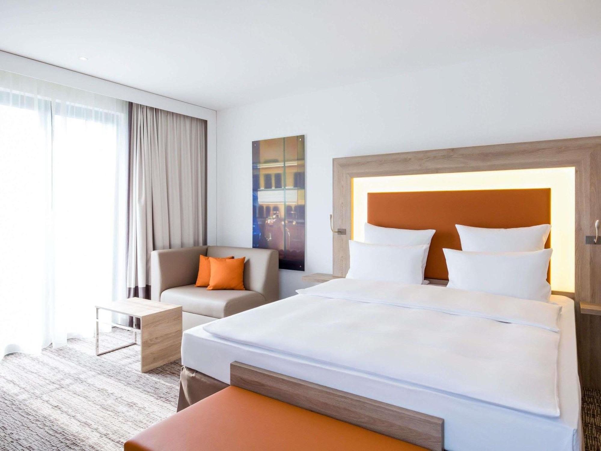 Standard Zimmer mit Queensize-Bett und Sofa