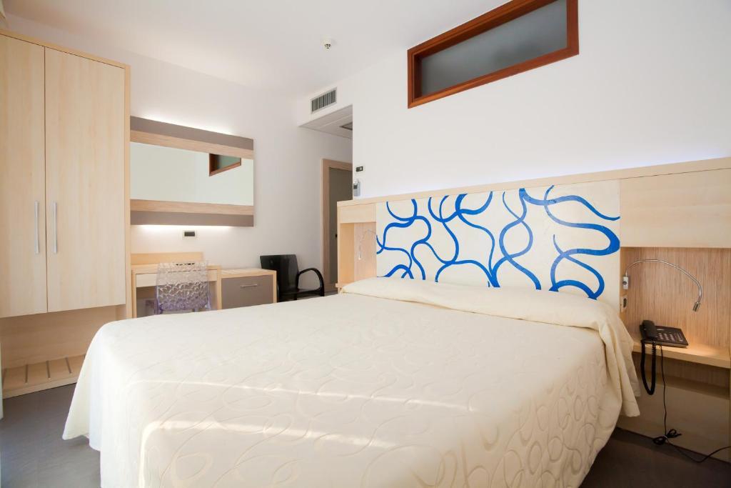 Doppel-/Zweibettzimmer mit Meerblick