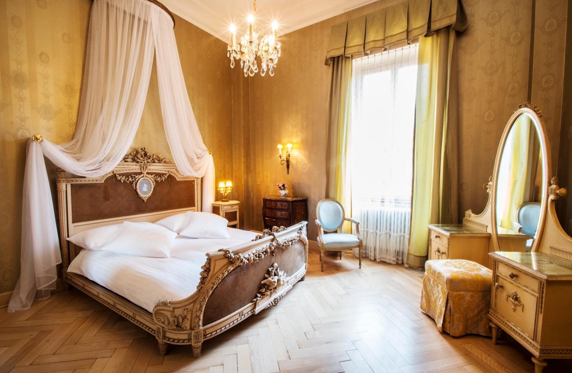 Doppelzimmer Belle Époque mit Bett mit Baldachin