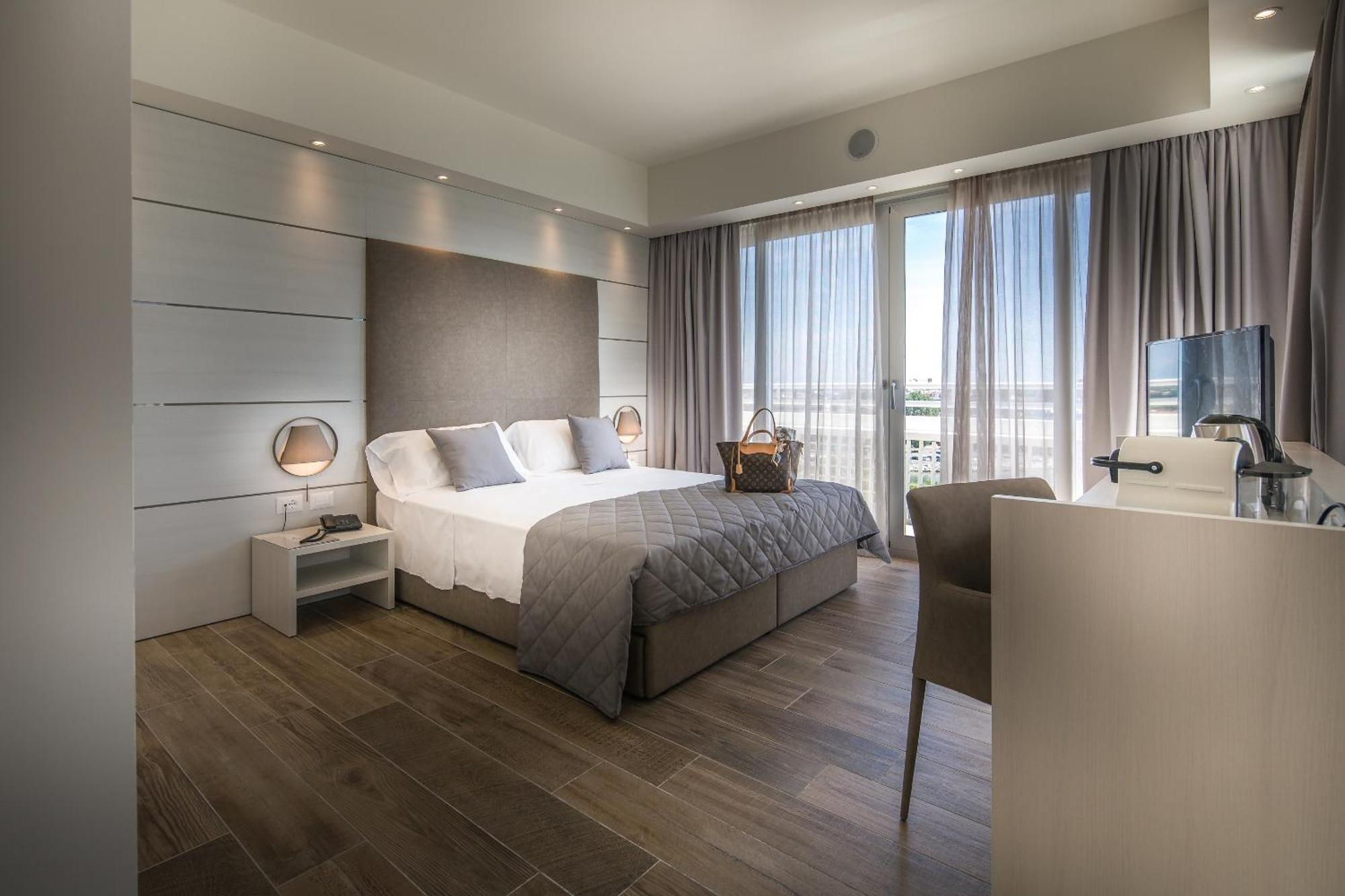 Comfort Doppel- oder Zweibettzimmer mit Meerblick