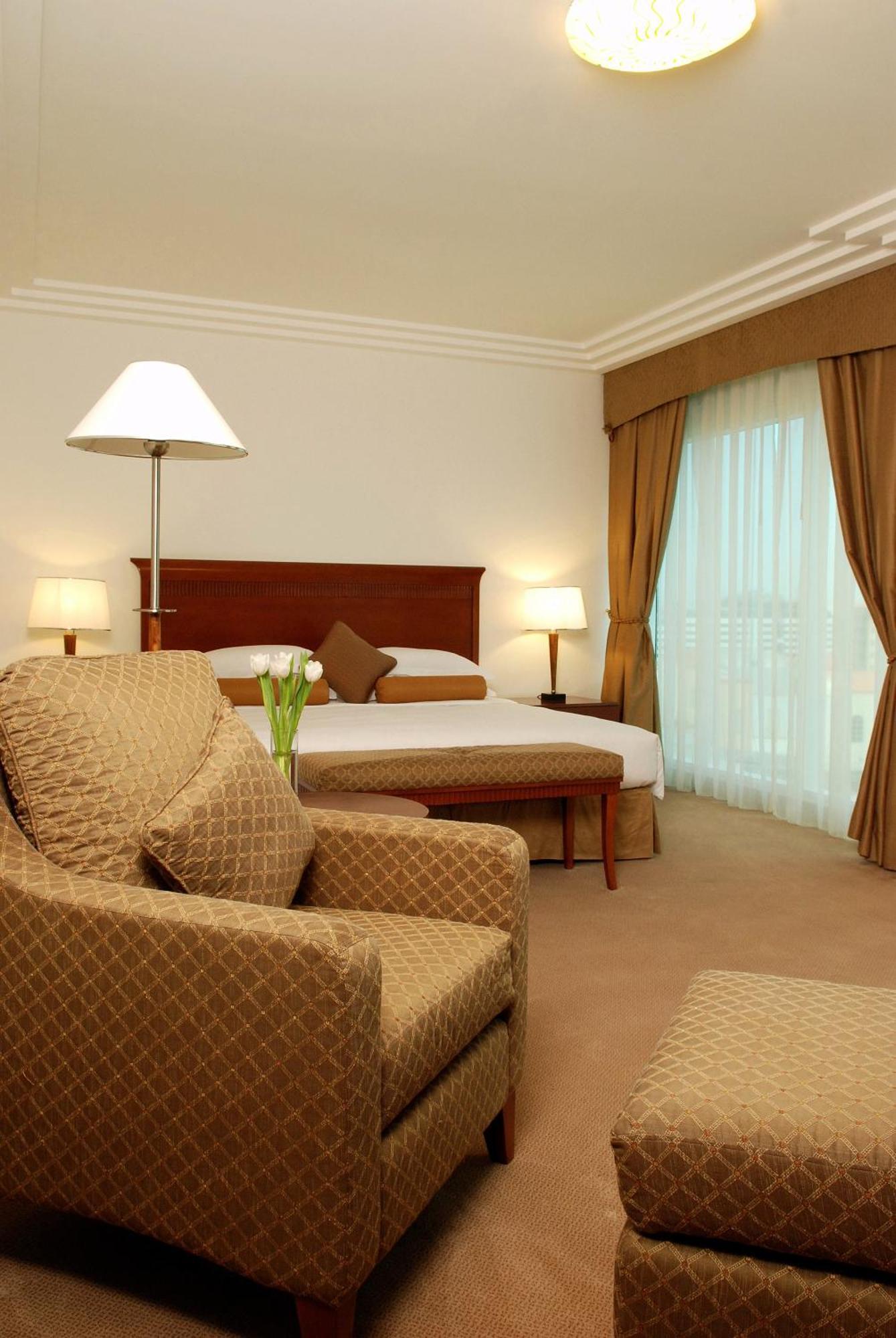 Apartment mit 4 Schlafzimmern - Silvestererlebnis mit obligatorischem Galadinner: 1600 AED pro Erwachsenem und 800 AED pro Kind