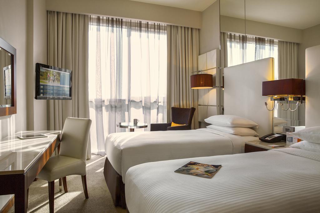 Family Connecting Rooms Queen Bed and Twin Beds