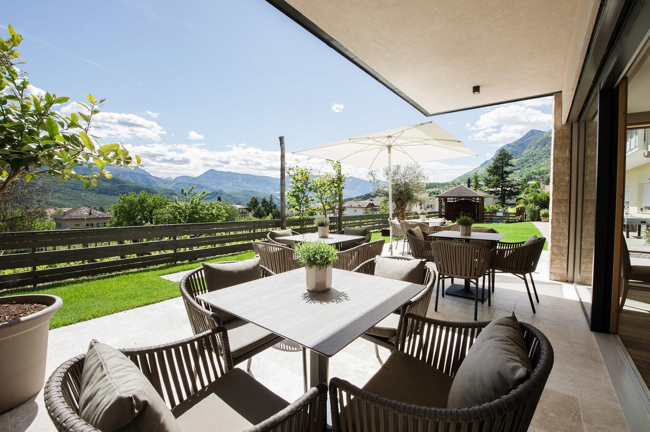 Apartment mit Balkon