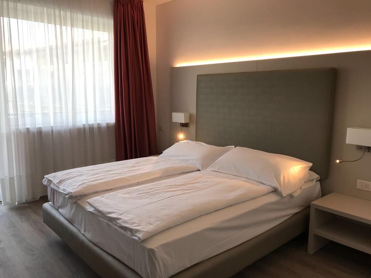 Doppel- oder Zweibettzimmer