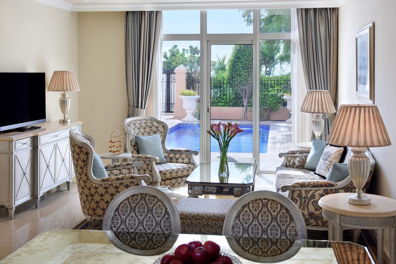 Suite mit 2 Schlafzimmern und eigenem Pool.